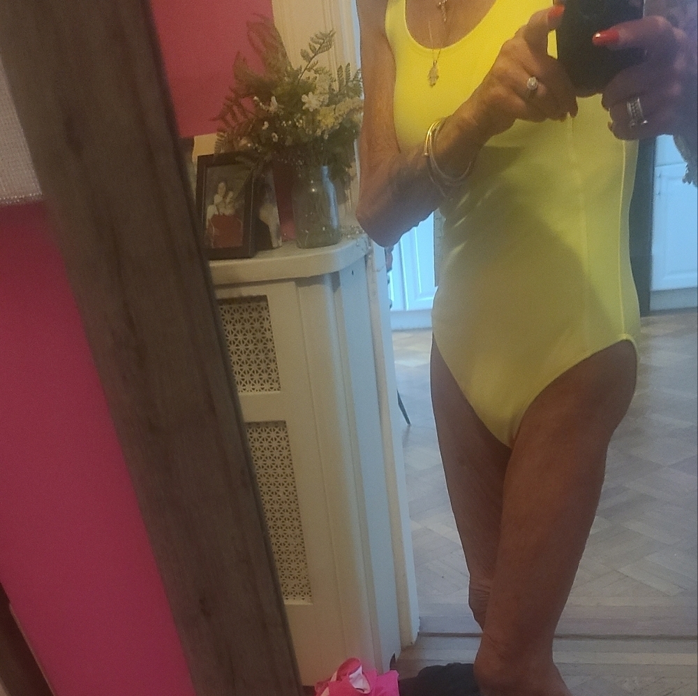 NWT NICOLE MILLER STUDIO RACERBACK ONE PIECE BARHING SUIT SZ SMALL Hp๐ฅ๐ฅ - Picture 6 of 12